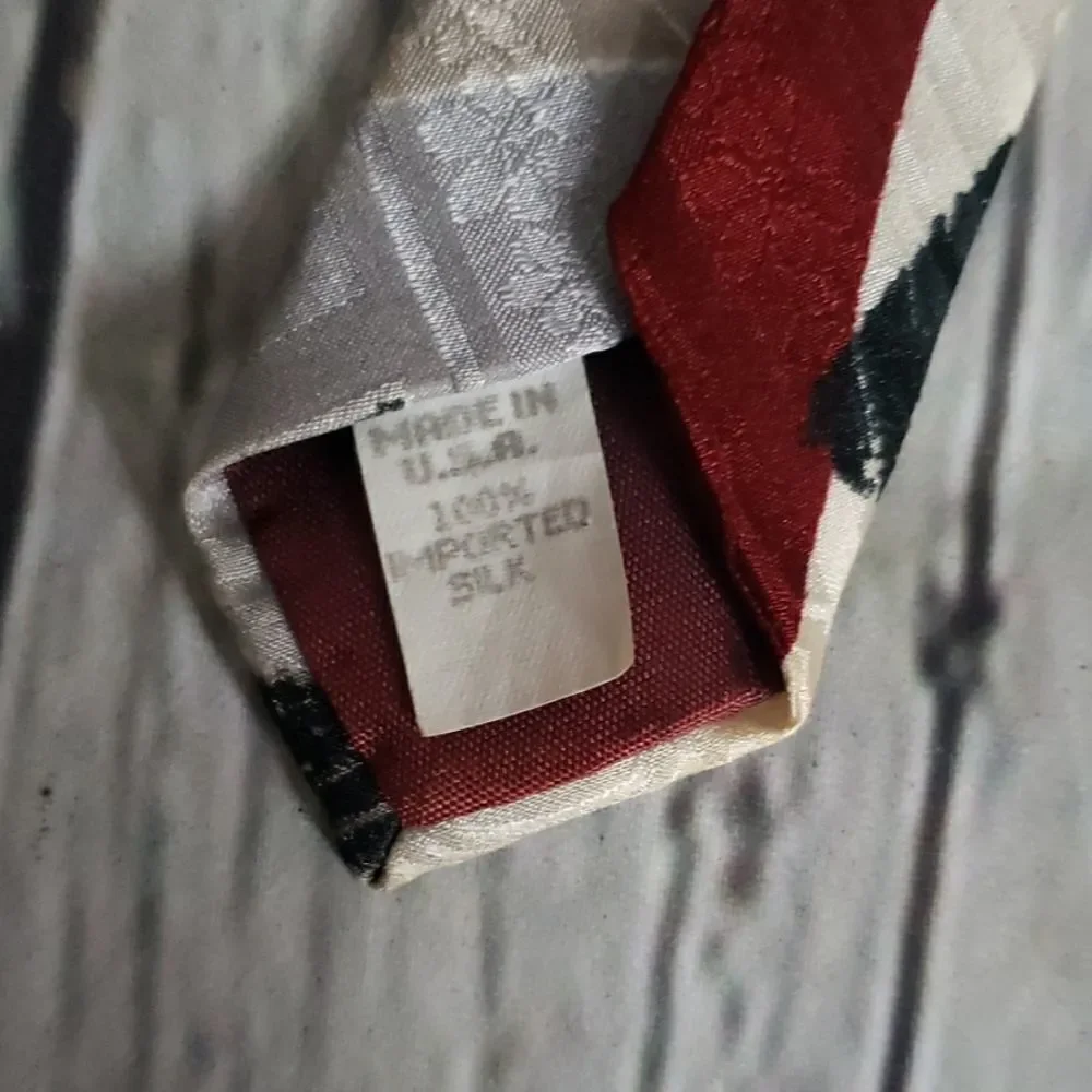 Oscar de la Renta Red Geometric Silk Tie
